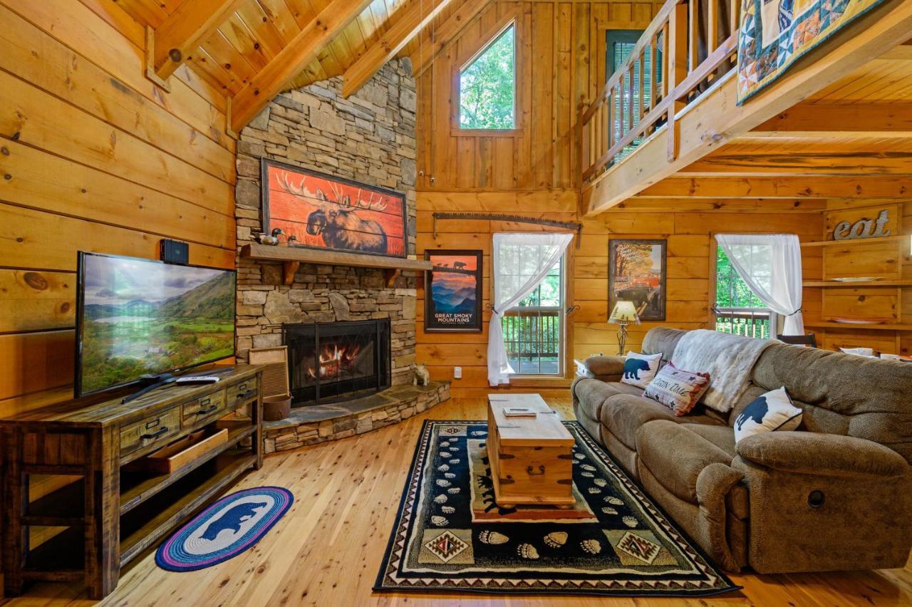 Gypsy Road - Privacy! Log Cabin With Hot Tub, Wifi, Directv And Arcade Sevierville Extérieur photo
