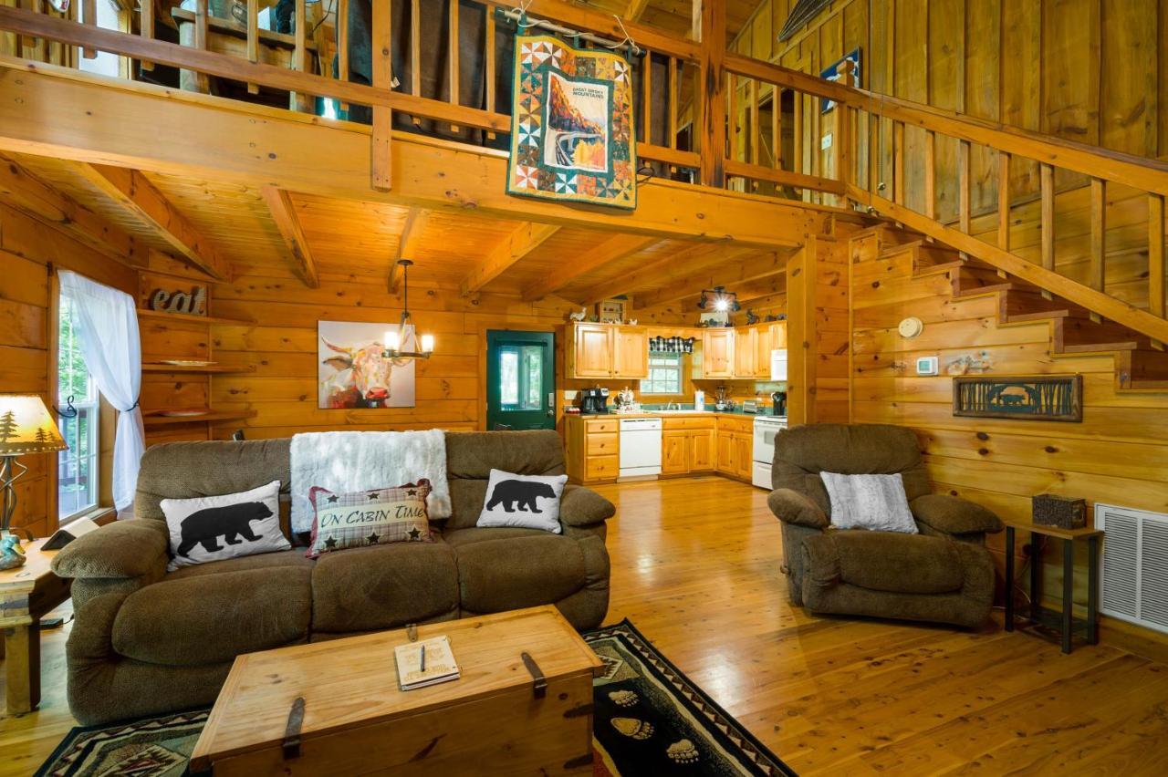 Gypsy Road - Privacy! Log Cabin With Hot Tub, Wifi, Directv And Arcade Sevierville Extérieur photo