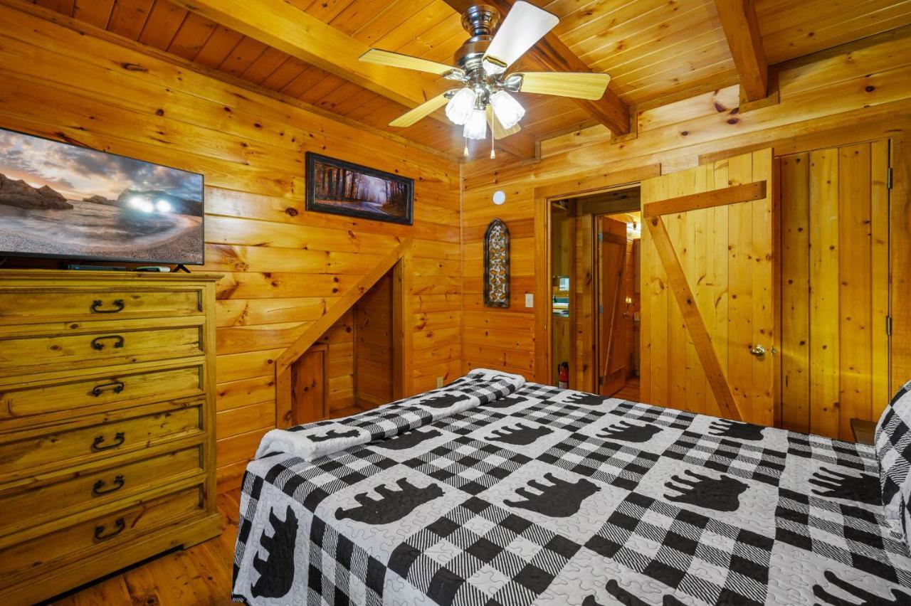 Gypsy Road - Privacy! Log Cabin With Hot Tub, Wifi, Directv And Arcade Sevierville Extérieur photo
