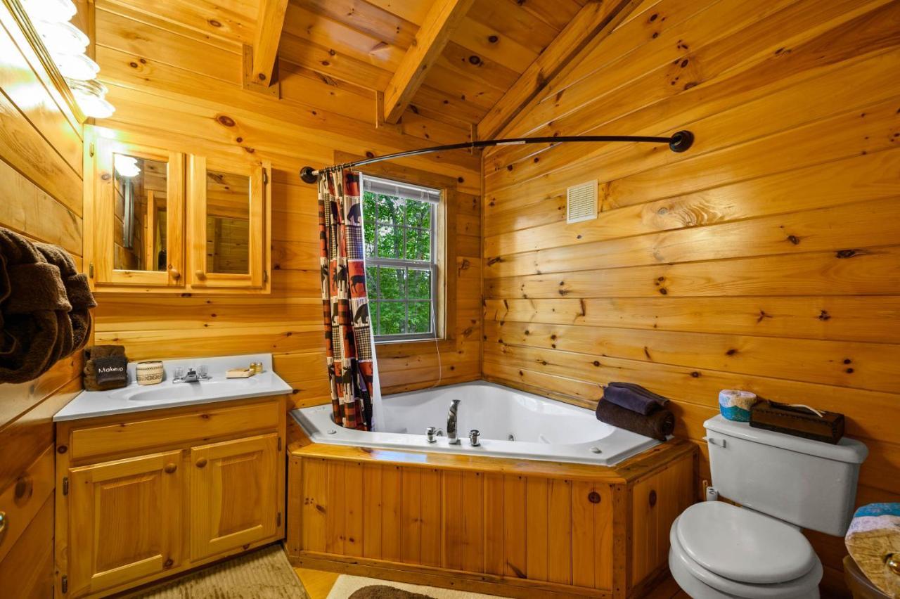 Gypsy Road - Privacy! Log Cabin With Hot Tub, Wifi, Directv And Arcade Sevierville Extérieur photo