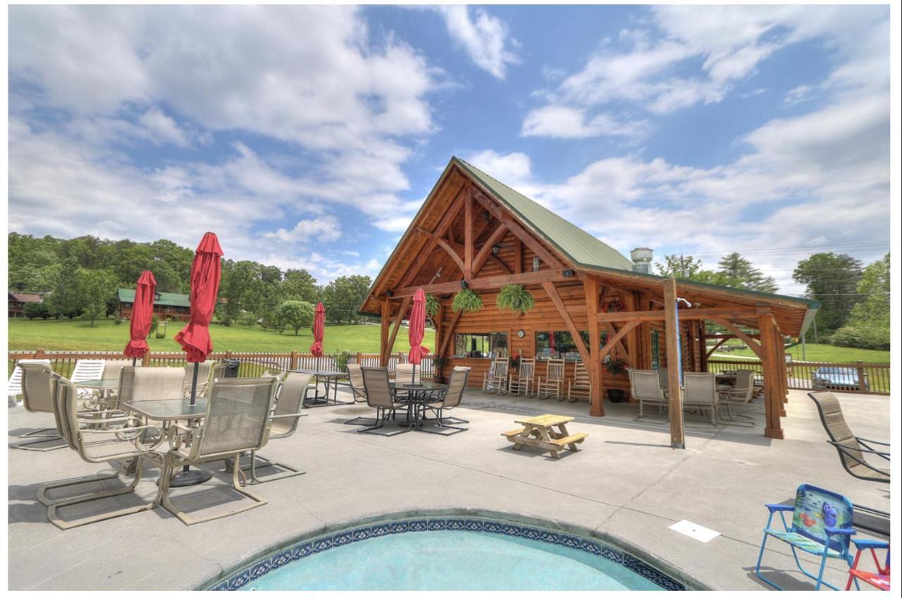 Gypsy Road - Privacy! Log Cabin With Hot Tub, Wifi, Directv And Arcade Sevierville Extérieur photo